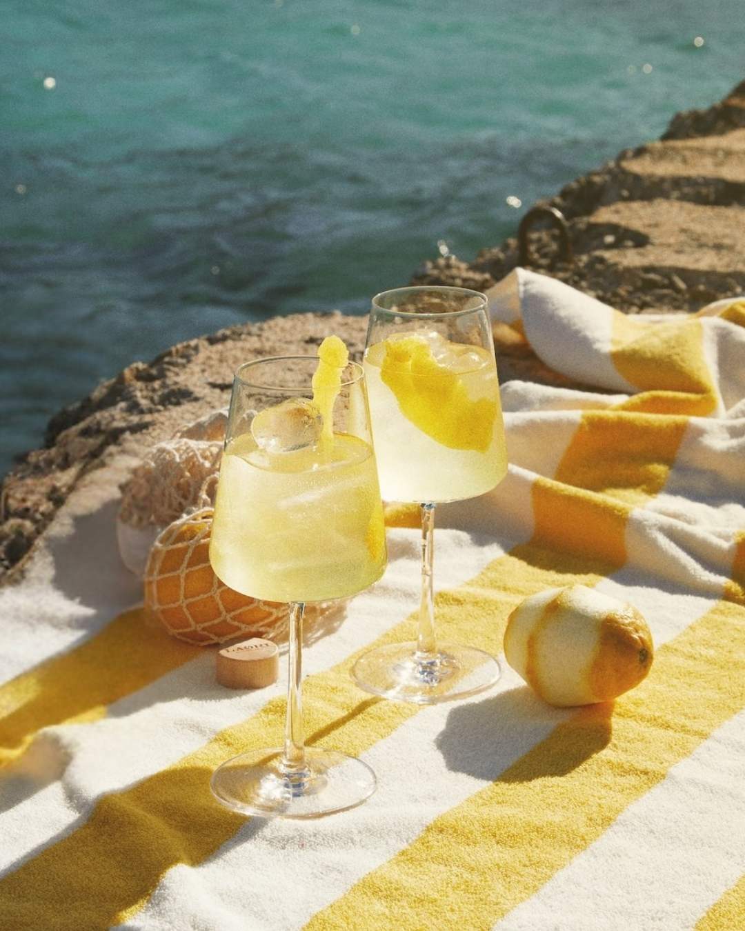 laori-amalfi-no-03-cool-moms-club-3er-set-alkoholfreier-glitzer-aperitif-zitrone image 7