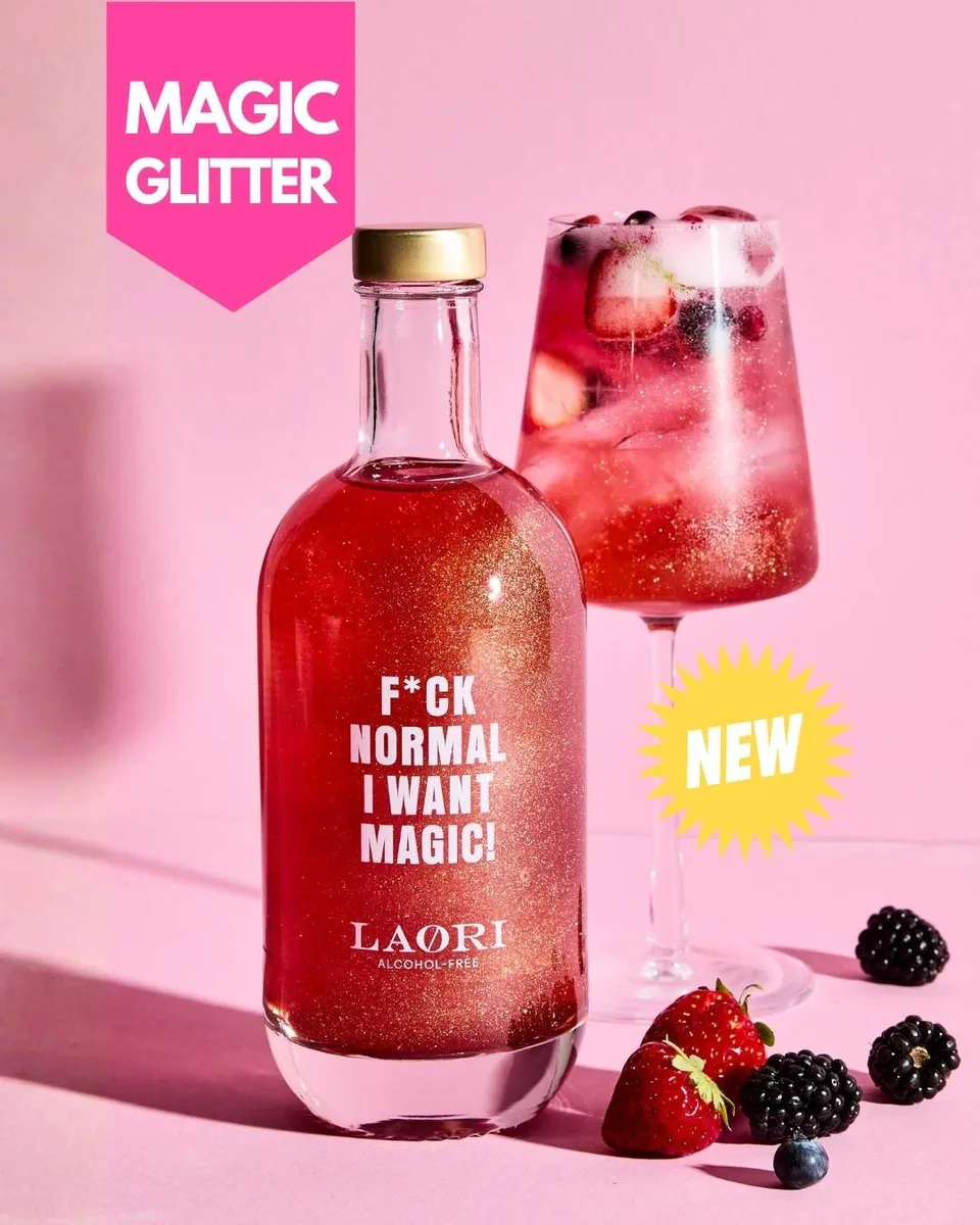 laori-berry-no-6-glitzer-limited-edition-alkoholfreier-berry-spritz-mit-glitzer image 1