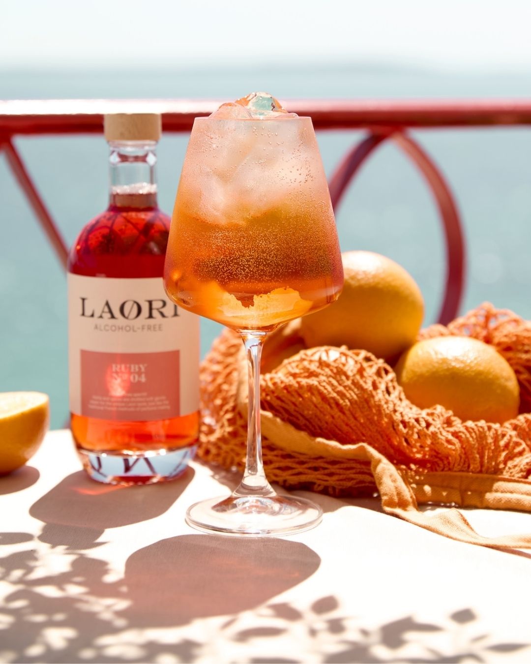 laori-ruby-no-4-sparkling-white-alkoholfreies-ruby-spritz-set-0-5-l-0-75-l image 5